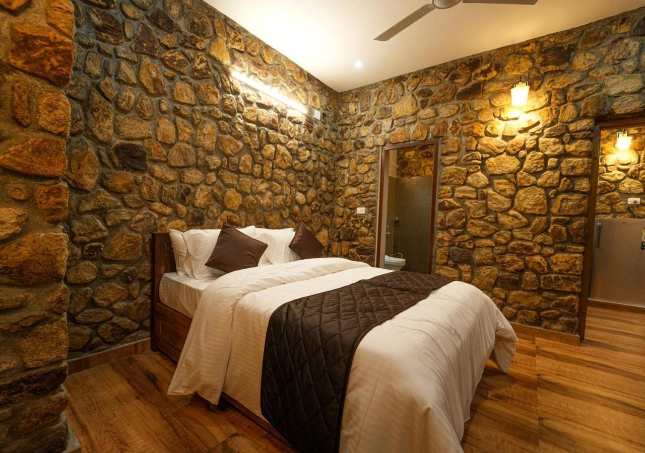 Tiyans Stone Castle Private Tea Villa Vagamon By Voye Homes Eksteriør billede