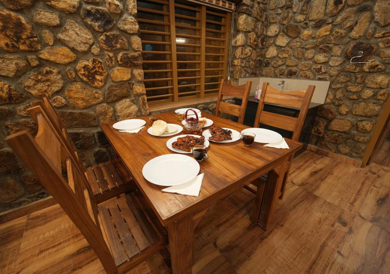 Tiyans Stone Castle Private Tea Villa Vagamon By Voye Homes Eksteriør billede