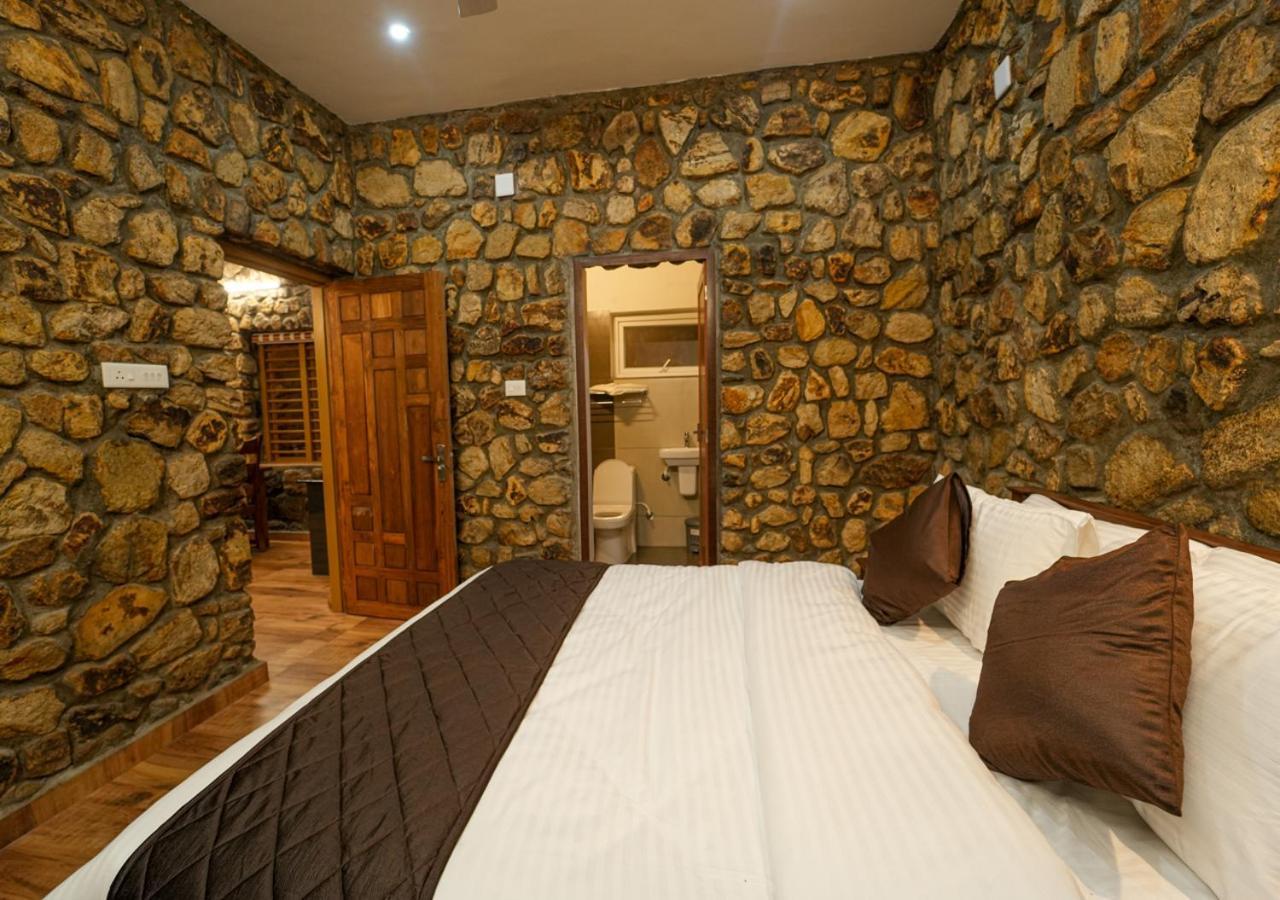 Tiyans Stone Castle Private Tea Villa Vagamon By Voye Homes Eksteriør billede